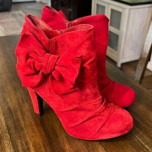 Gianni Bini Red Bow Suede booties size 7